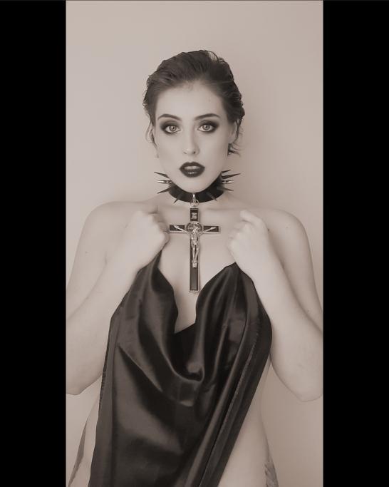Collier"dark"